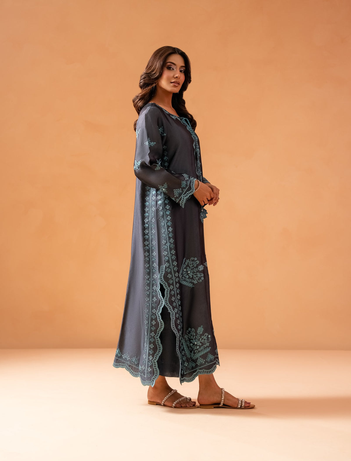 Grey Kaftaan - side view with scalloped hem